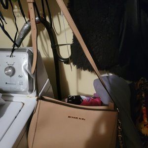 Micheal kors crossbody